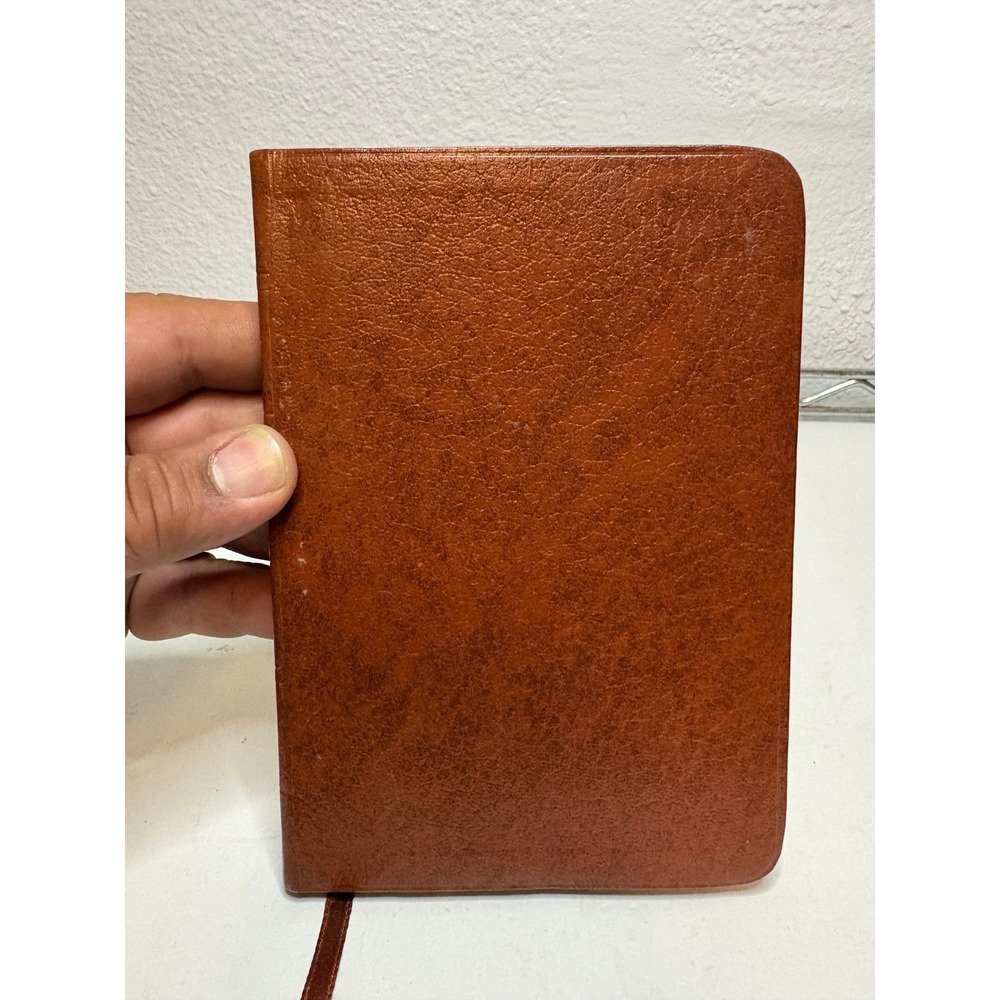 The Living New Testament with Psalms and Proverbs Paraphrased Tyndale Brown Leat